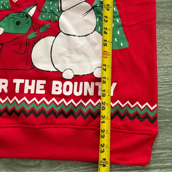 Boy Mandalorian “Tis The Season For The Bounty" Christmas Fleece Sweatshirt - Picture 5 of 11
